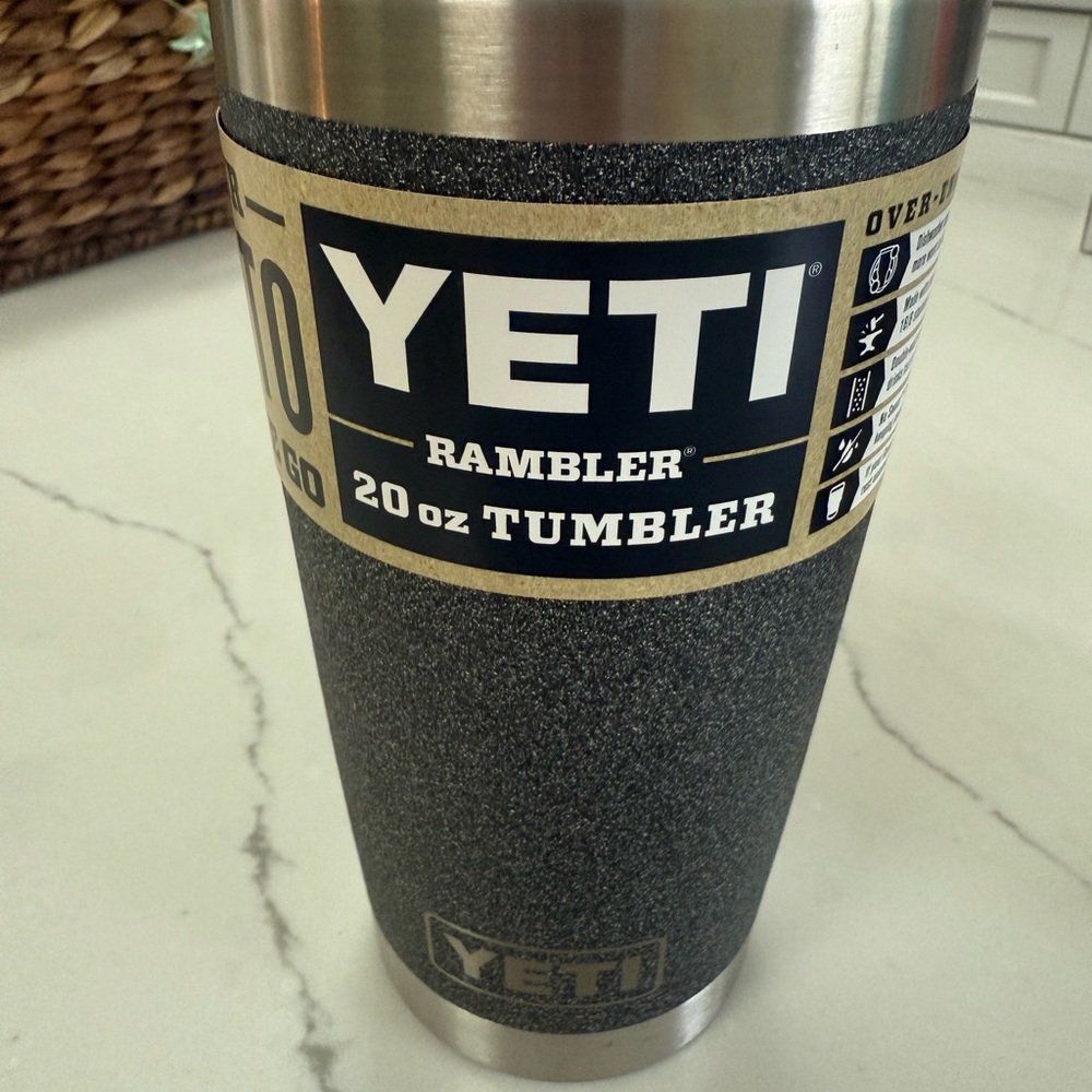 YETI NWT Rambler 20 oz Tumbler in Limited Edition Black Stone Color